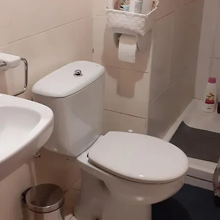 Δωμάτια σε οικογενειακή κατοικία Doble Privada En